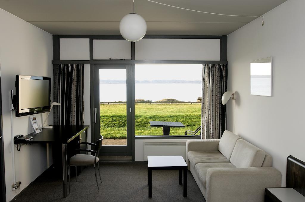 Langhoff & Juul Boutique Hotel Og Restaurant Ebeltoft Exterior photo